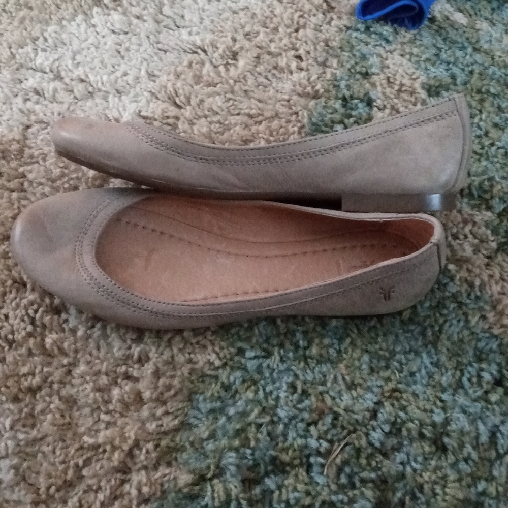 Women's Frye flats size 7